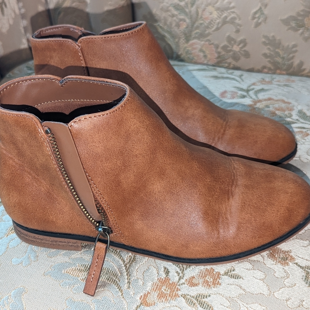 Cat & Jack, girls ankle booties.